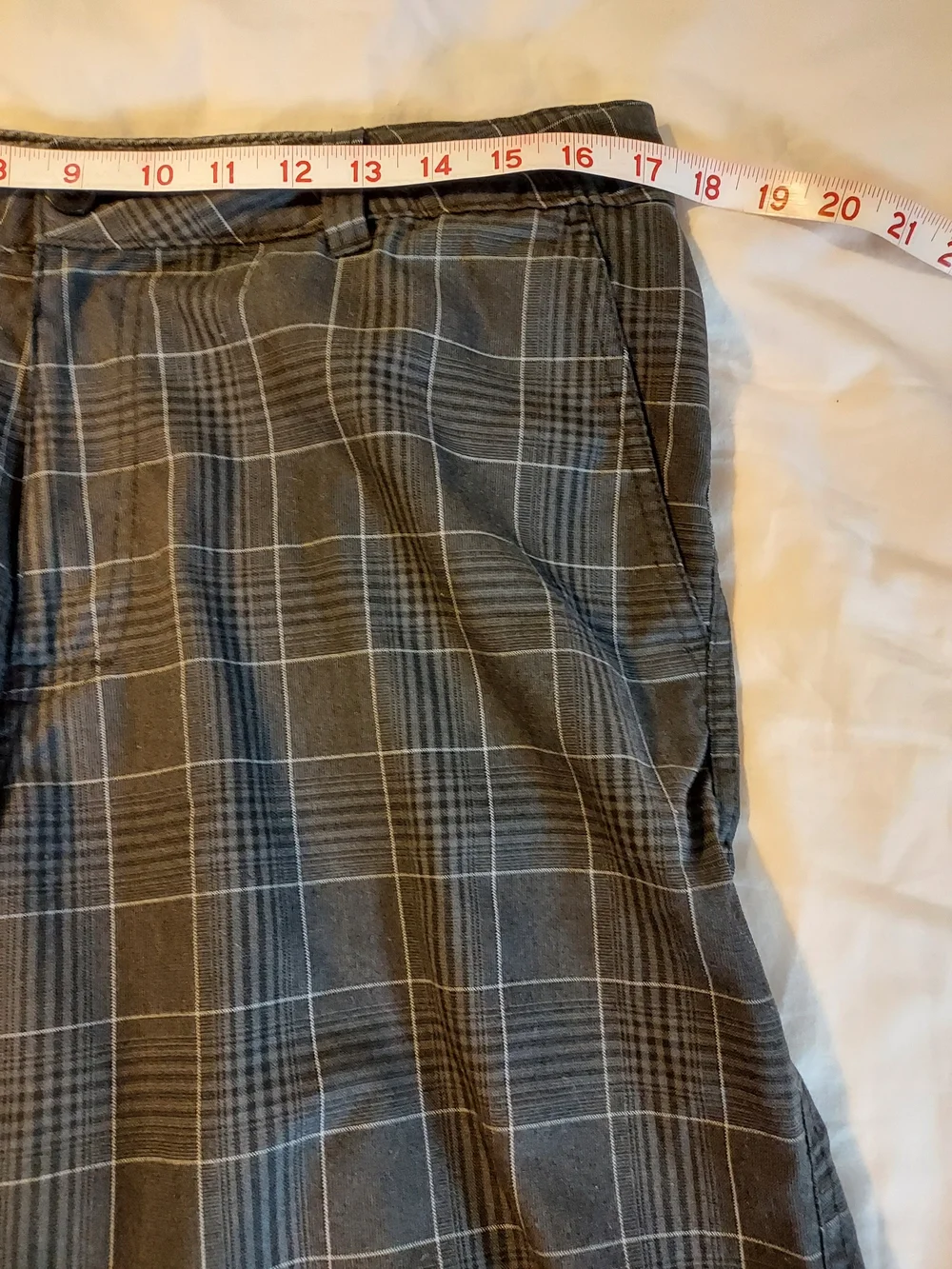 O'Neill Gray Plaid Casual Shorts Skater Surf Chino - Men’s Size 34
